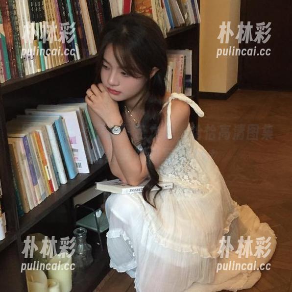 月下摄影 - 深入黑色之美，恰恰高清图集展现经典时尚写真.txt