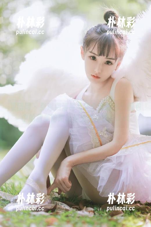 果团网 - 张琳熙清纯写真全套曝光：图包中的甜美陷阱让你无法自拔！.txt