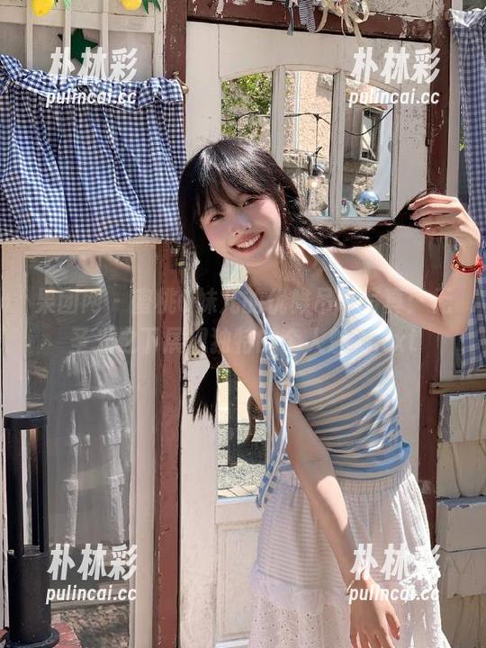 果团网-蜜桃Q妹儿 果团网 - 蜜桃Q妹儿的优雅吊带写真:无圣光之下展现独特的个人魅力.txt