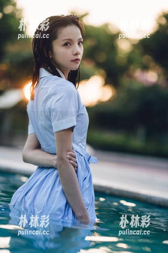 果团网 - 陈迪娅的婚纱写真：每一幅图片都展现独特的视觉盛宴.txt