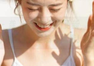 果团网 – 龚玥菲泳衣美图更新，尽显青春活力的迷人姿态与风情！.txt