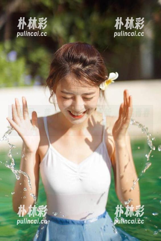 果团网 - 龚玥菲泳衣美图更新，尽显青春活力的迷人姿态与风情！.txt