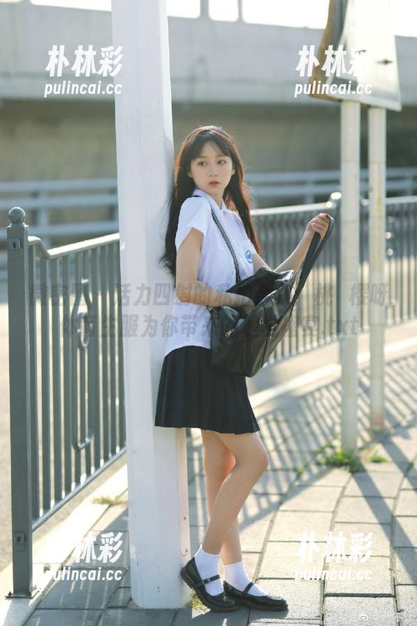 微密圈 - 活力四射的私拍合集：桃沢樱呀体育生服为你带来的视觉盛宴.txt