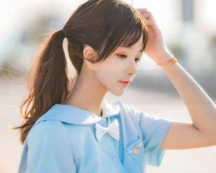 与桜桃喵一起领略长腿魅力，最新图片更新来袭！.txt