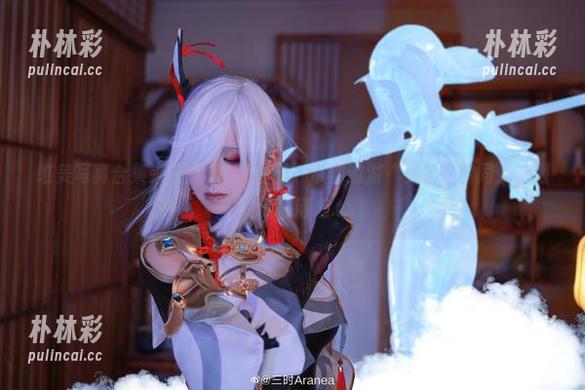 唯美写真合集来袭：“桜满三时”带你遨游“史尔特尔同人礼服”的精彩精选.txt