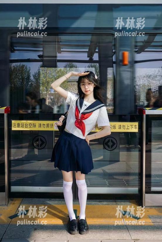 梦丝女神 - 魏婷婷黑色写真高清资源，感受独特视觉的完美体验.txt