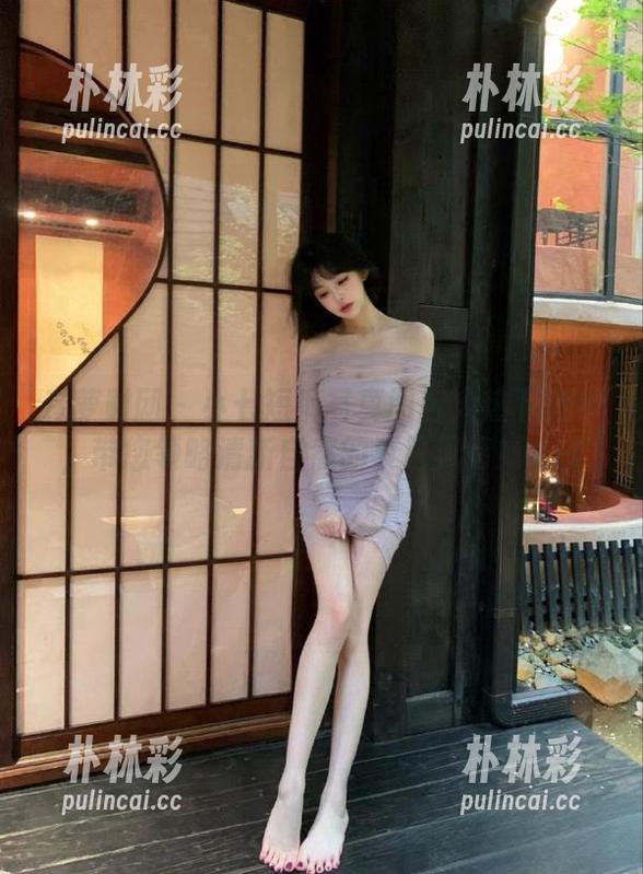 森萝财团 - 小七短裤写真图包火热下载中，带您领略清新自然的夏日风情！.txt