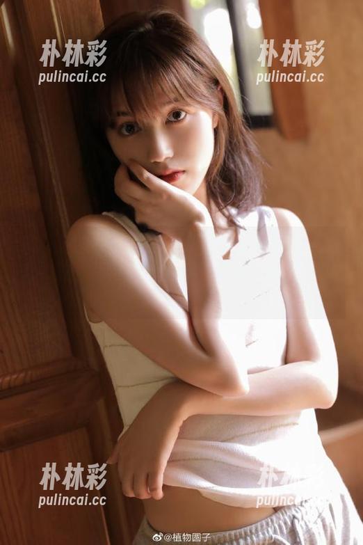 森萝财团 - 甜米体操服写真：感受动感与魅力的交织，独家图片资源等你欣赏！.txt