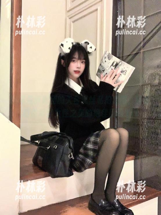 品味森萝财团的天台黑丝私拍套图，轻奢时尚尽显女性之美的绝佳呈现.txt