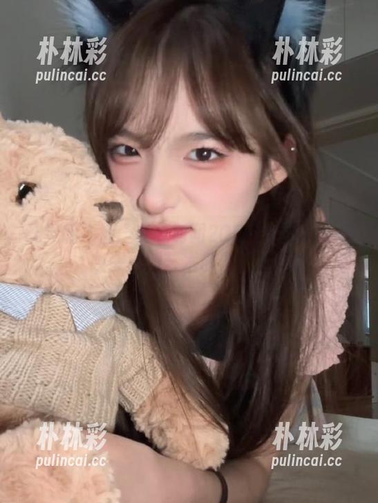 让灵感飞扬：森萝财团20D白丝写真分享，唤醒您的艺术创作欲望.txt