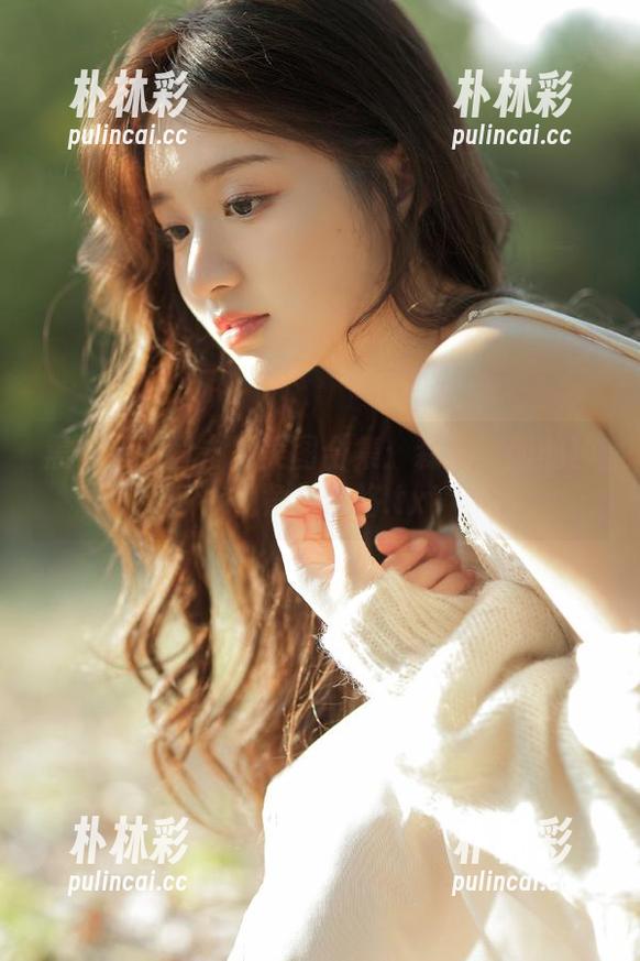 黑丝运动风主题美图合集：森萝财团的独特视角与风格.txt