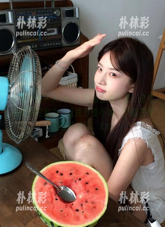 模范学院 - Abby王乔恩在线作品：这件白衬衫的魅力，让我自愧不如，只能在旁边添砖加瓦。.txt