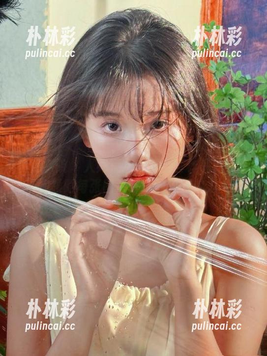 模范学院 - 人间荒糖红裙全套作品欣赏：带你领略每张图片背后的独特魅力.txt