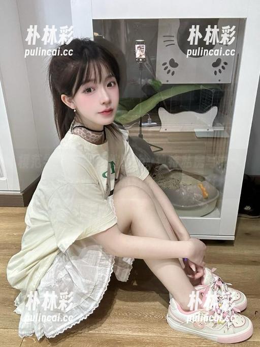 模范学院 - 李颖煊baby独特私房写真：重现女仆生活的韵味与诗意.txt