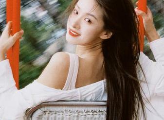模范学院 – 最新图册发布：夏天的艾希儿展现极致自然与灵动之美.txt