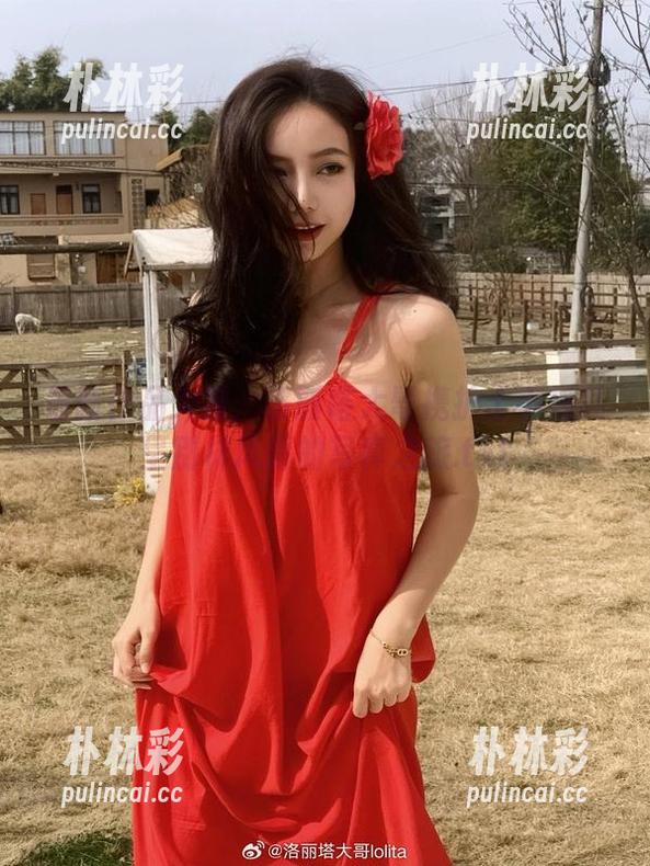 最新作品大赏：洛丽塔大哥携护士小姐共呈别样风情的写真之旅.txt