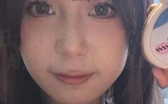 清凉夏日：浅安安带来泳装COS套图，瞬间点亮你的视觉盛宴.txt