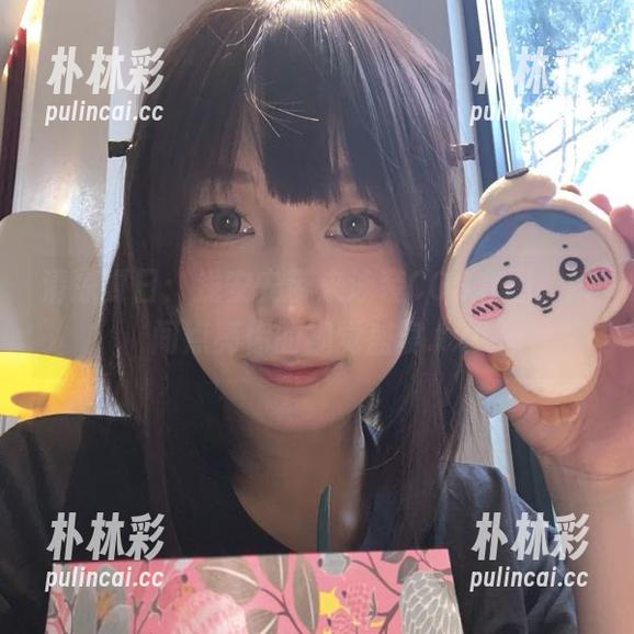 清凉夏日：浅安安带来泳装COS套图，瞬间点亮你的视觉盛宴.txt