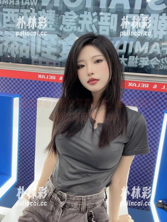 精选清水由乃雪女写真图片，感受清丽与神秘的完美结合.txt