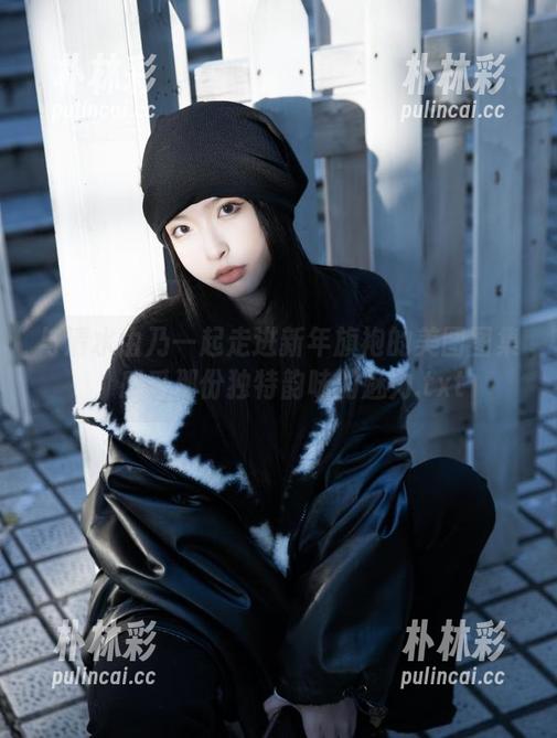 与清水由乃一起走进新年旗袍的美图图集，感受那份独特韵味的魅力.txt
