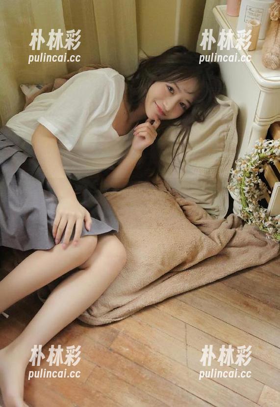 爱蜜社 - Flower朱可儿女友写真合集：探索浪漫与时尚的无限可能.txt