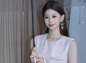 爱蜜社 – Lucky沈欢欣最新泳衣写真，一起探索图库中的夏日魅力.txt