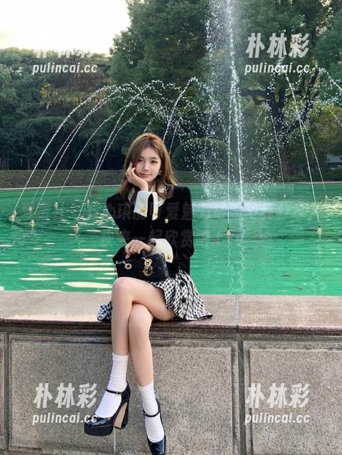 爱蜜社 - 石心琪的可爱魅力最新写真分享，快来一起欣赏吧.txt