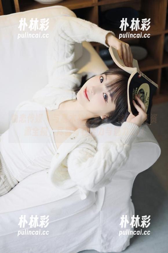 物恋传媒 - 与嘉木共度夏日：泳衣写真资源全揽，尽显青春活力与魅力.txt