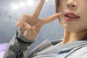 白烨烨天使写真，美图中的动人故事与套图分享.txt