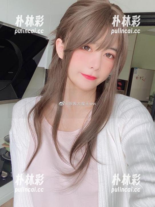 眼酱大魔王w双人高清图包：捕捉绝美时刻，与你共享视觉盛宴！.txt