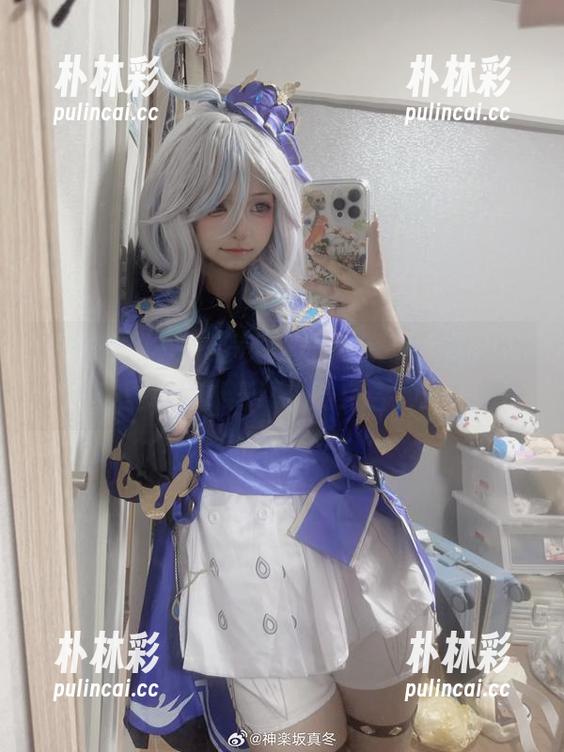最新神楽坂真冬美脚的视觉资源大赏，完美呈现优雅与诱惑的结合！.txt