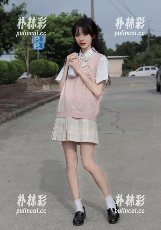 秀人网-优酱 秀人网 - 优酱的制服魅力,美图更新不停歇,每一张都让人无法抗拒!.txt