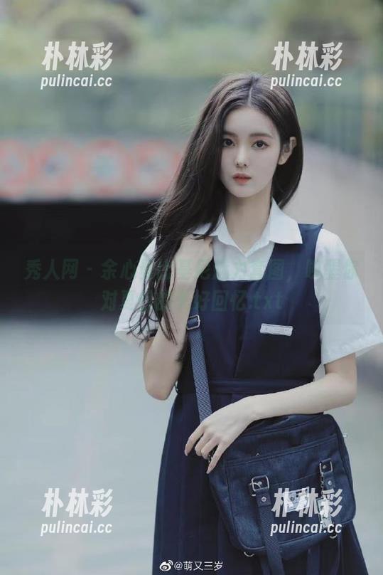 秀人网 - 余心曼比基尼魅力套图，唤醒你对夏日的美好回忆.txt