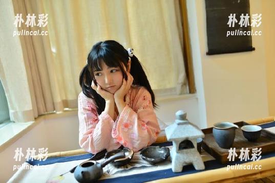 秀人网 - 周媛媛夏天写真：在阳光下绽放的梦幻美图.txt