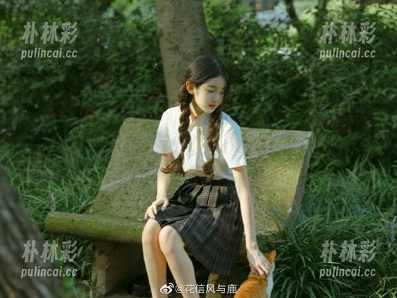 秀人网 - 细品唐安琪的私拍作品，云南旅拍中的时尚与典雅融合.txt