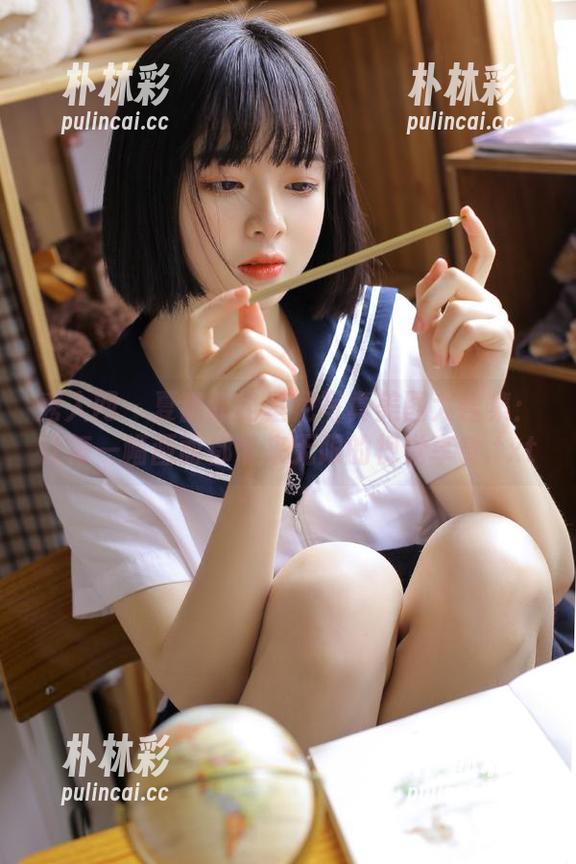 秀人网 - 夏甜甜比基尼写真美图大合集：让每一幅画面都带来无限的视觉享受.txt