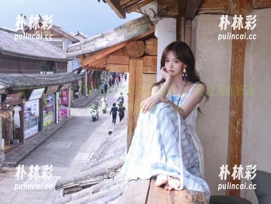 秀人网 - 夏雪爱在眼镜写真中释放魅力，网盘美图应有尽有，快来收藏！.txt
