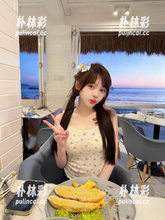 秀人网 - 奶茶味的包子独特的高清写真合集：裤里丝再现潮流与艺术之美.txt