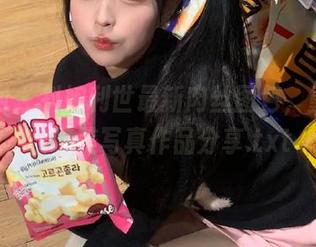秀人网 – 抖娘利世最新肉丝图包，重磅推出精美写真作品分享.txt