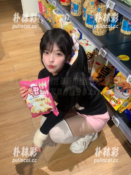 秀人网 - 抖娘利世最新肉丝图包，重磅推出精美写真作品分享.txt