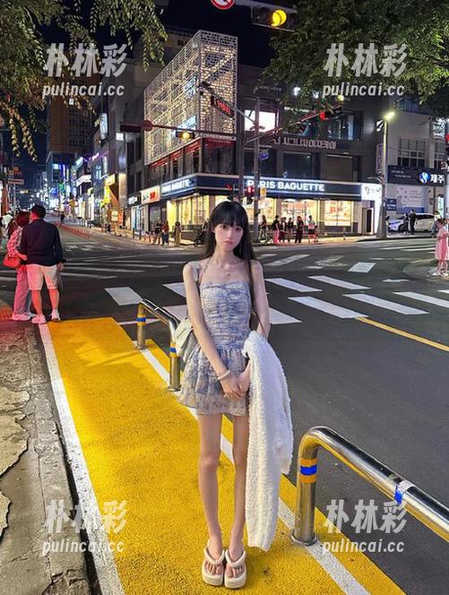 秀人网 - 尽享星小兔Meetu私房睡衣作品中的温温柔柔与婉约情怀.txt