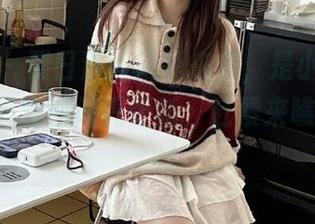 秀人网 – 夏日清新风暴来袭，是小逗逗比基尼写真套图闪亮更新，赶紧来瞧瞧吧！.txt