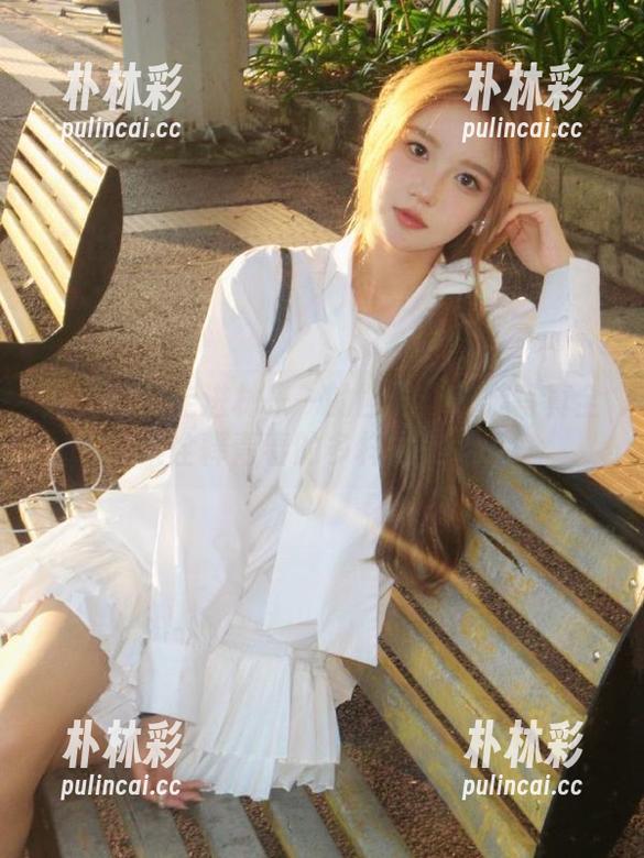 秀人网 - 走进林乐一的世界：长腿写真全集诠释青春的多样之美.txt