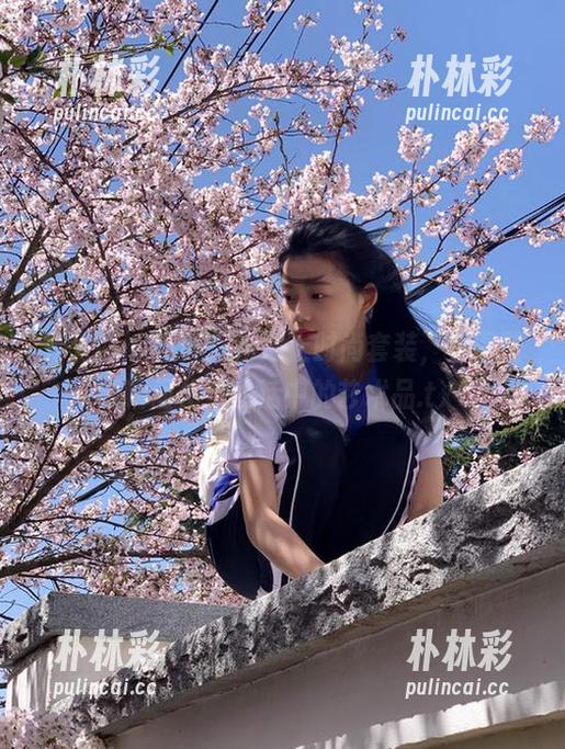 秀人网-林月月 秀人网 - 当林月月遇上时尚套装,美图壁纸瞬间化身生活中的艺术品.txt