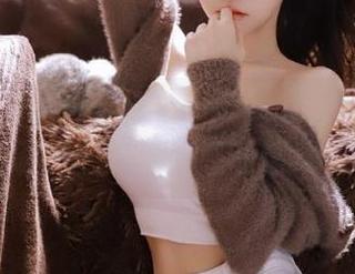 秀人网 – 精选梦娜Vanessa白丝写真作品：一场关于美与情感的艺术之旅.txt