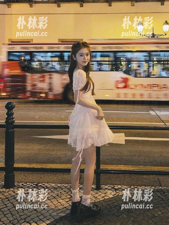 秀人网 - 怀旧与优雅交织：燕甘甘精美旗袍写真集下载.txt