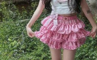 秀人网 – 超人气女仆写真来袭！爱酱里福利原图，快来一饱眼福吧！.txt