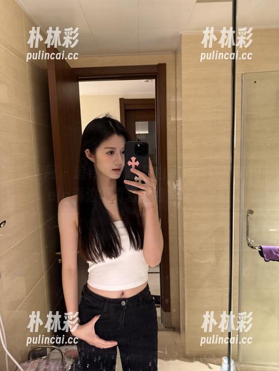 秀人网-玛鲁娜Manuela 秀人网 - 追寻海风的自由,玛鲁娜Manuela海边写真套图独家发布.txt
