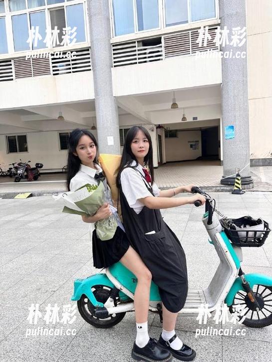 秀人网 - 在泳池边，玥儿玥给你定制的作品，绝对让水都羞愧得退场！.txt