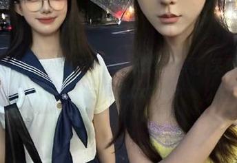 秀人网 – 玥儿玥er带你看无圣光旗袍写真，笑着穿越传统与现代.txt